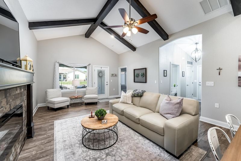 2418 E Madison Ave Apt 803, Derby, KS 67037
