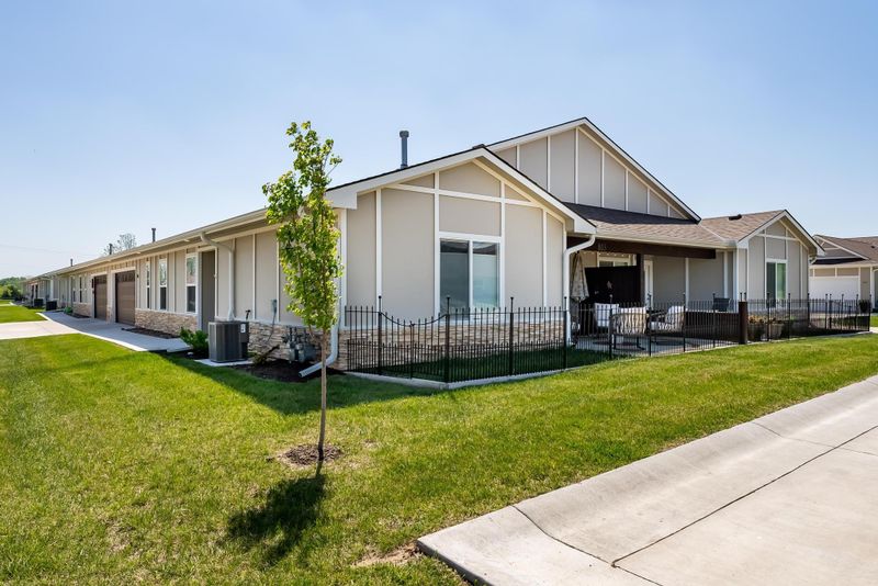 2418 E Madison Ave Apt 803, Derby, KS 67037