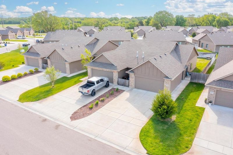 3524 - 3526 E Sunflower Dr, Derby, KS 67037