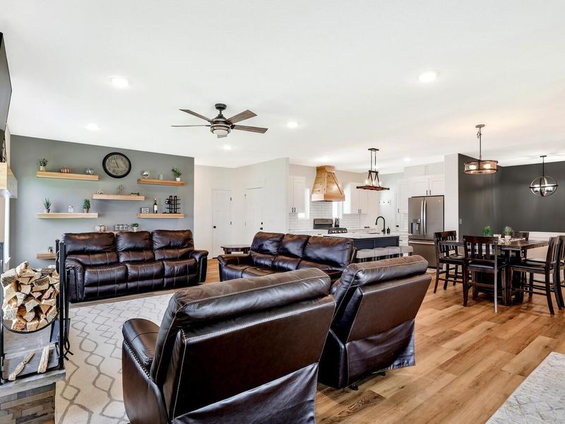 5204 N St James, Bel Aire, KS 67226