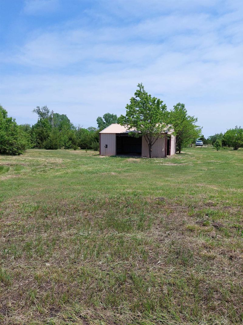8765 N Jacobs St, Valley Center, KS 67147