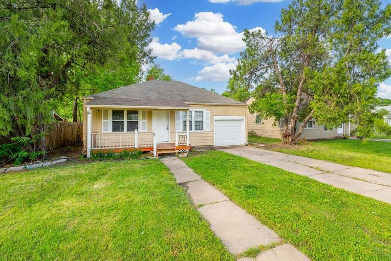 4903 E Murdock St, Wichita, KS 67208