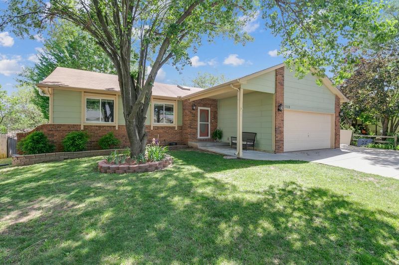 1713 E Cresthill, Derby, KS 67037