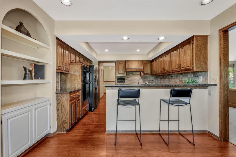 9128 E Peppertree Cir, Wichita, KS 67226