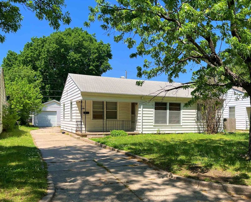 2241 S Spruce St, Wichita, KS 67211