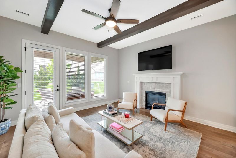 423 N Frontgate St, Wichita, KS 67206
