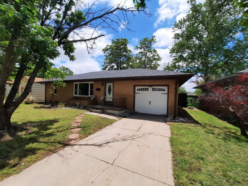 809 W 18th Ave, Hutchinson, KS 67502