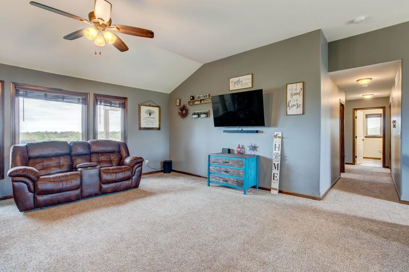 1376 N Argonia Rd, Milton, KS 67106
