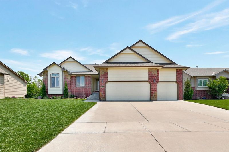 2646 N Bluestone Ct, Andover, KS 67002
