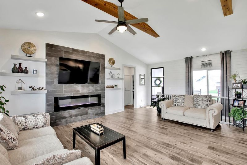 4831 N Emerald Ct, Maize, KS 67101