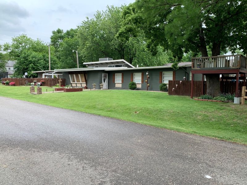 1920 Janes, Winfield, KS 67156