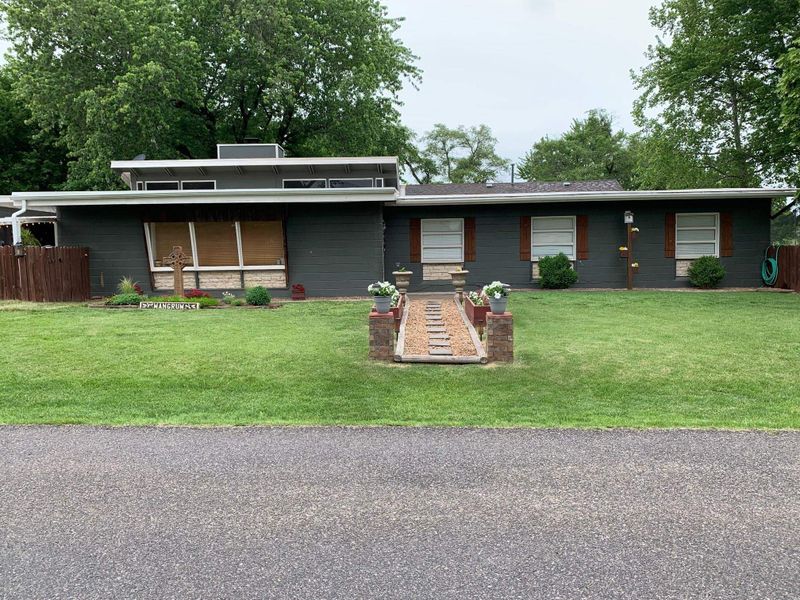 1920 Janes, Winfield, KS 67156