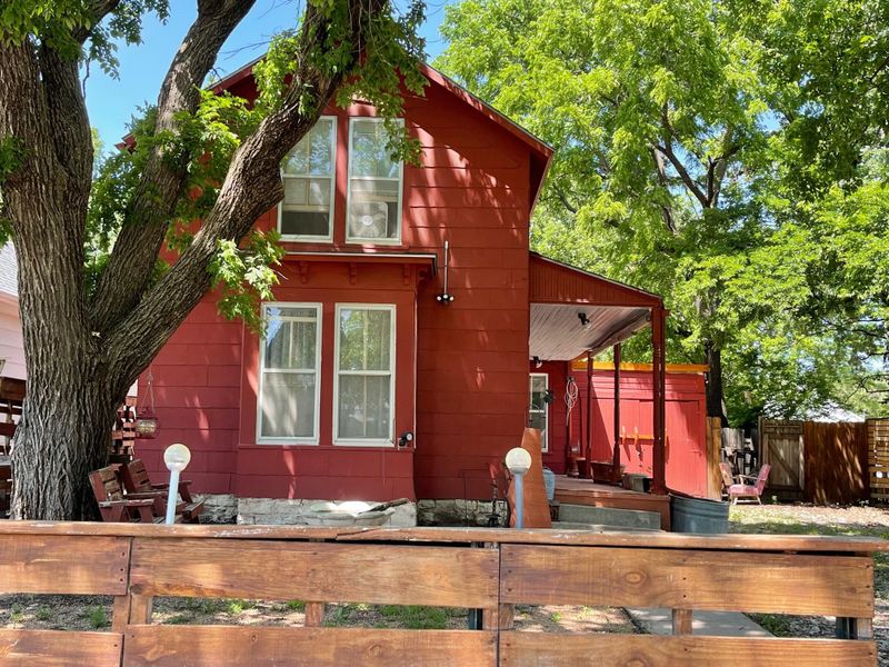 504 E 10th, Newton, KS 67114
