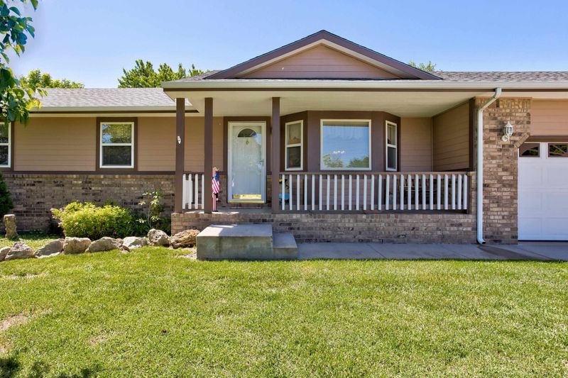 835 S Highland Dr, Andover, KS 67002