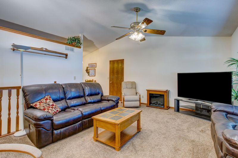 835 S Highland Dr, Andover, KS 67002