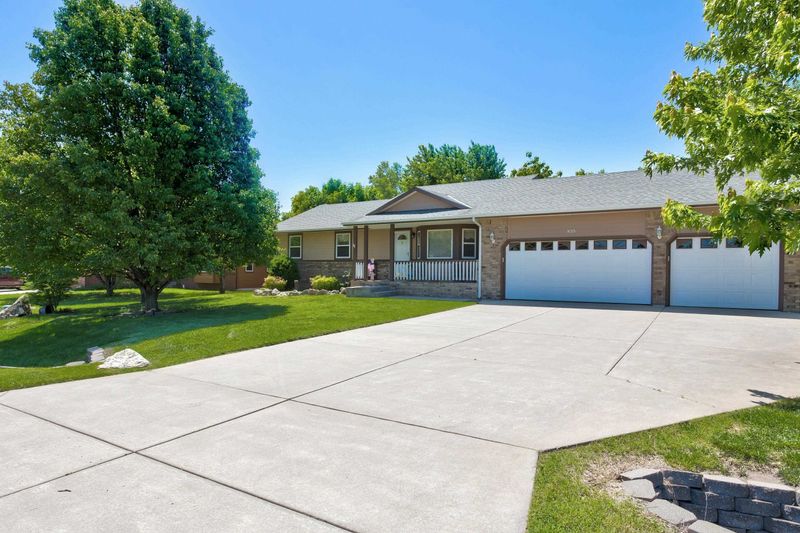 835 S Highland Dr, Andover, KS 67002