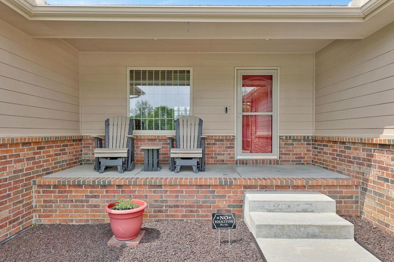 12222 E Moonglow Ave, Derby, KS 67037