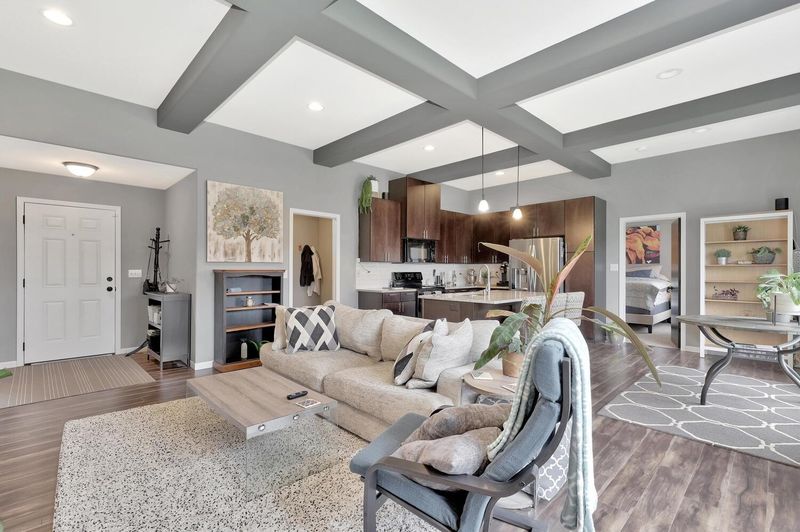 8486 E Chris St, Bel Aire, KS 67226