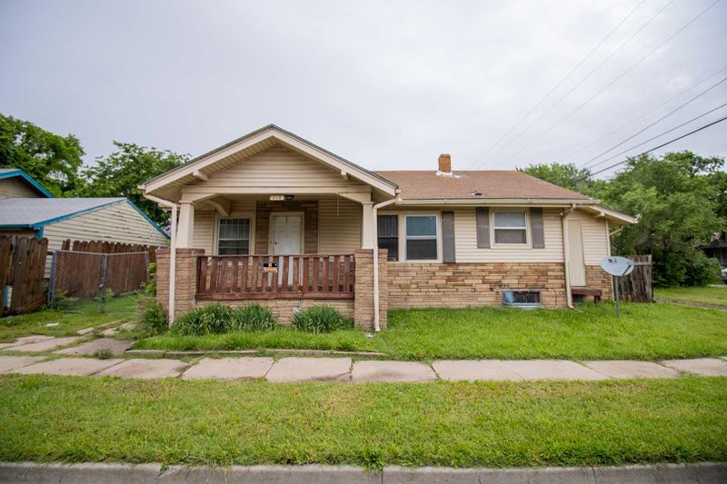 218 E Funston St, Wichita, KS 67211