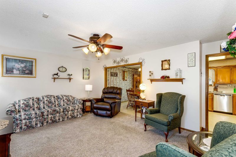1525 E Oak Forest Rd, Derby, KS 67037
