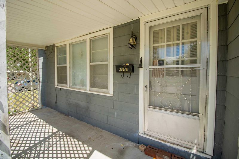 652 N Pinecrest St, Wichita, KS 67208