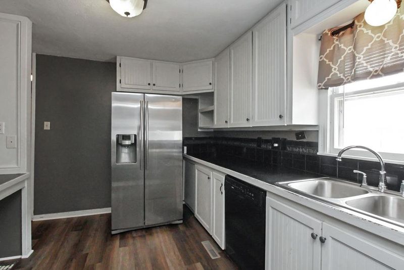 310 E 5th St, Valley Center, KS 67147