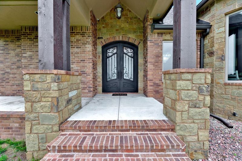 2231 S Leo St, Goddard, KS 67052