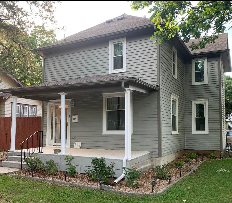 624 E 6th St, Newton, KS 67114
