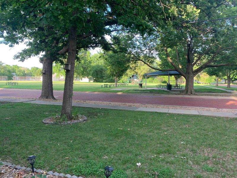 624 E 6th St, Newton, KS 67114