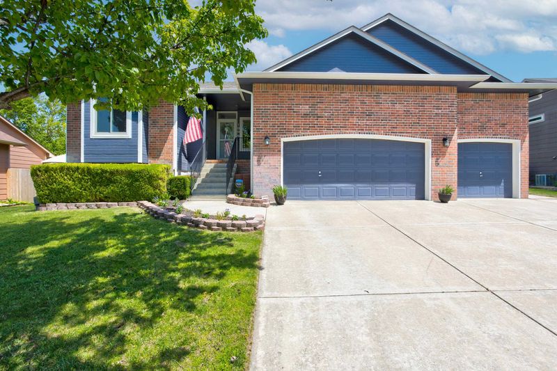 1006 E Pembrook Rd, Derby, KS 67037