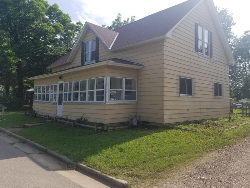 211 N Park St, Winfield, KS 67156