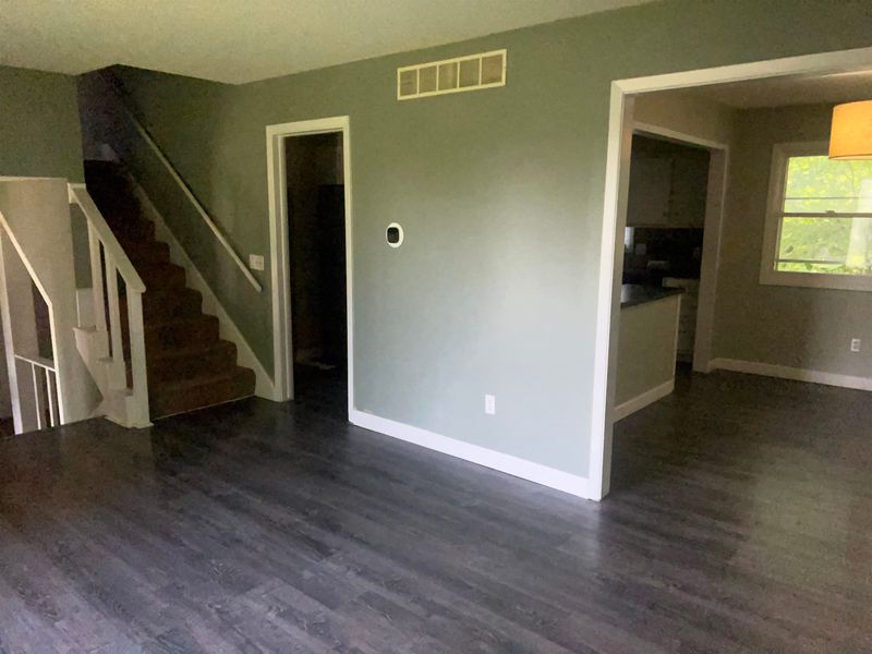 8322 E Chalet Dr, Wichita, KS 67207-5205