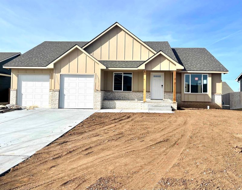 3033 Merlins Glen St, Mulvane, KS 67110