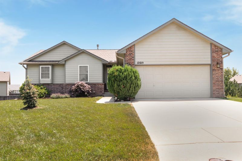 12619 E Boxthorn Ct, Wichita, KS 67226