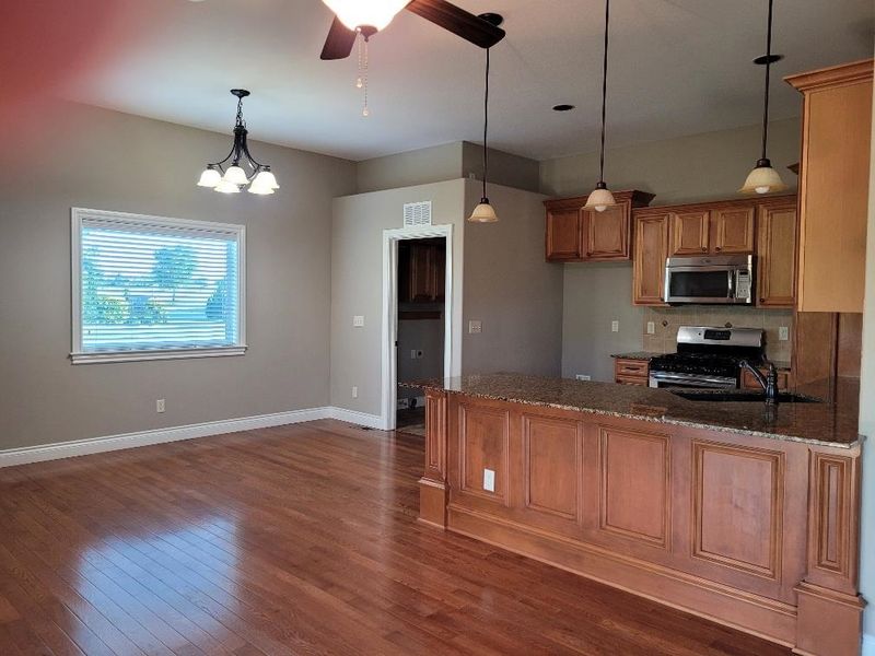 3124 Elwell Dr, Winfield, KS 67156