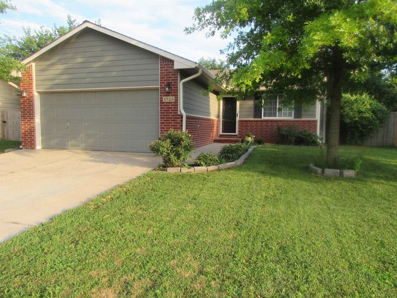 1723 Summerwood, Goddard, KS 67052