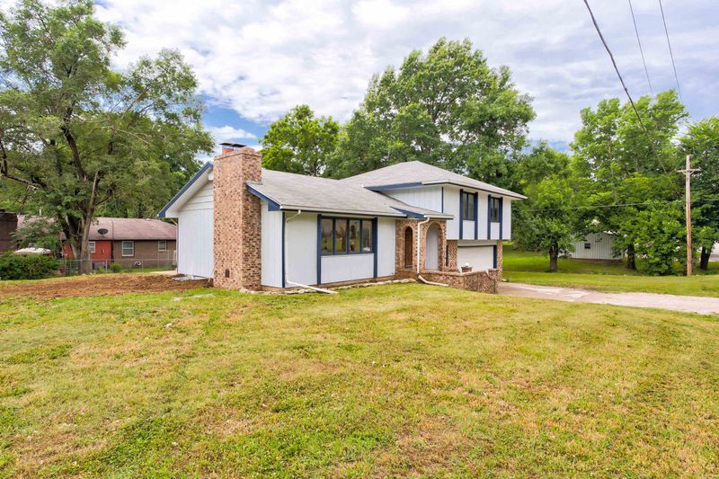 109 E Charles St, Leon, KS 67074
