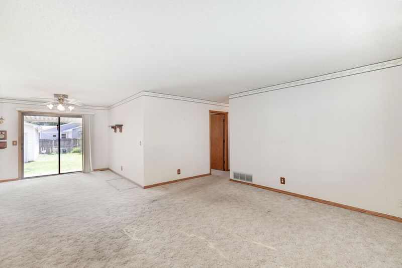 1844 N Gow St, Wichita, KS 67203