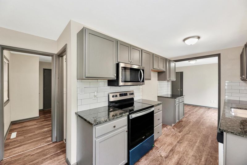 223 E English St, Mulvane, KS 67110