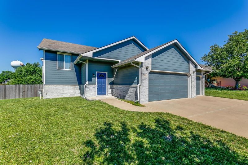 2521 E Evanston Cir, Park City, KS 67219