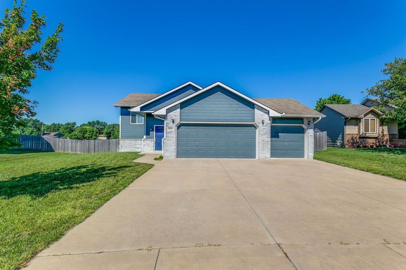 2521 E Evanston Cir, Park City, KS 67219