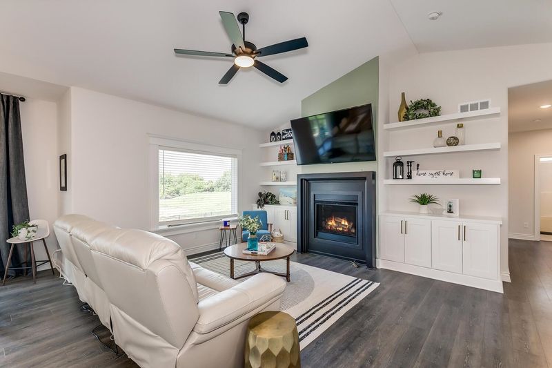 1142 W Shellbark Ln, Goddard, KS 67052