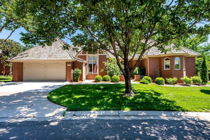 9210 E Killarney Pl, Wichita, KS 67206