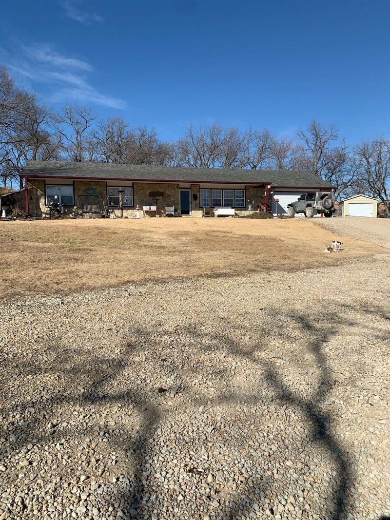 2176 J 50 Rd, Eureka, KS 67045