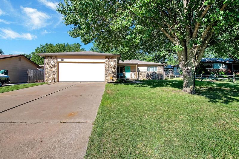 323 E Valley Vw, Derby, KS 67037-3026