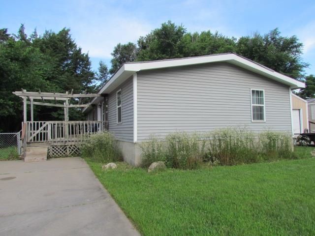 1405 Kelly Ct, Augusta, KS 67010