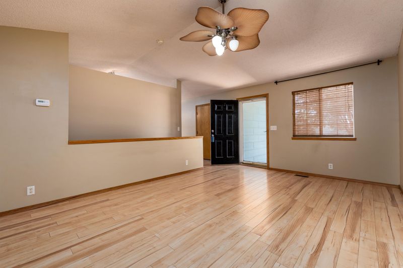 928 Cedar Point Cir, Rose Hill, KS 67133