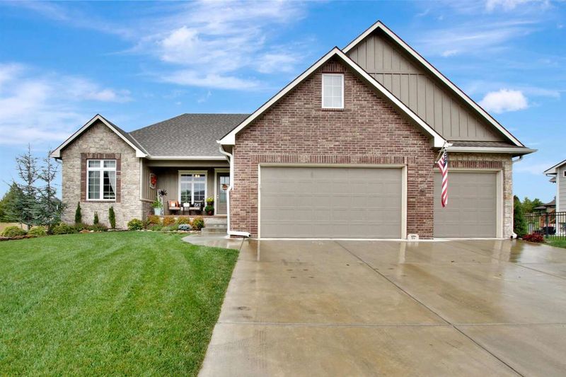 1142 E Waters Edge St, Derby, KS 67037
