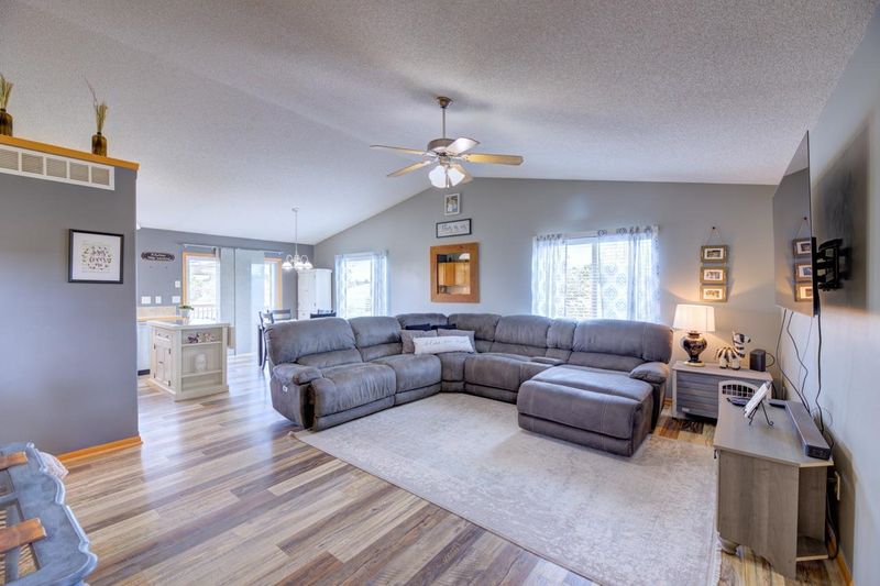 3307 Osage Ct, Winfield, KS 67156