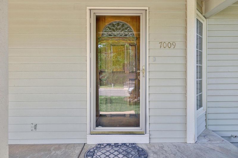 7009 E Aberdeen St, Wichita, KS 67206